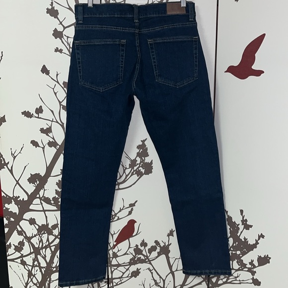 KIRKLAND Signature Men’s 32 X 30 Straight Leg Blue Jeans - Picture 3 of 17